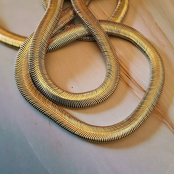 💥 18K Gold-Plated Snake Chain Necklace - 24 Inch - Picture 1 of 9